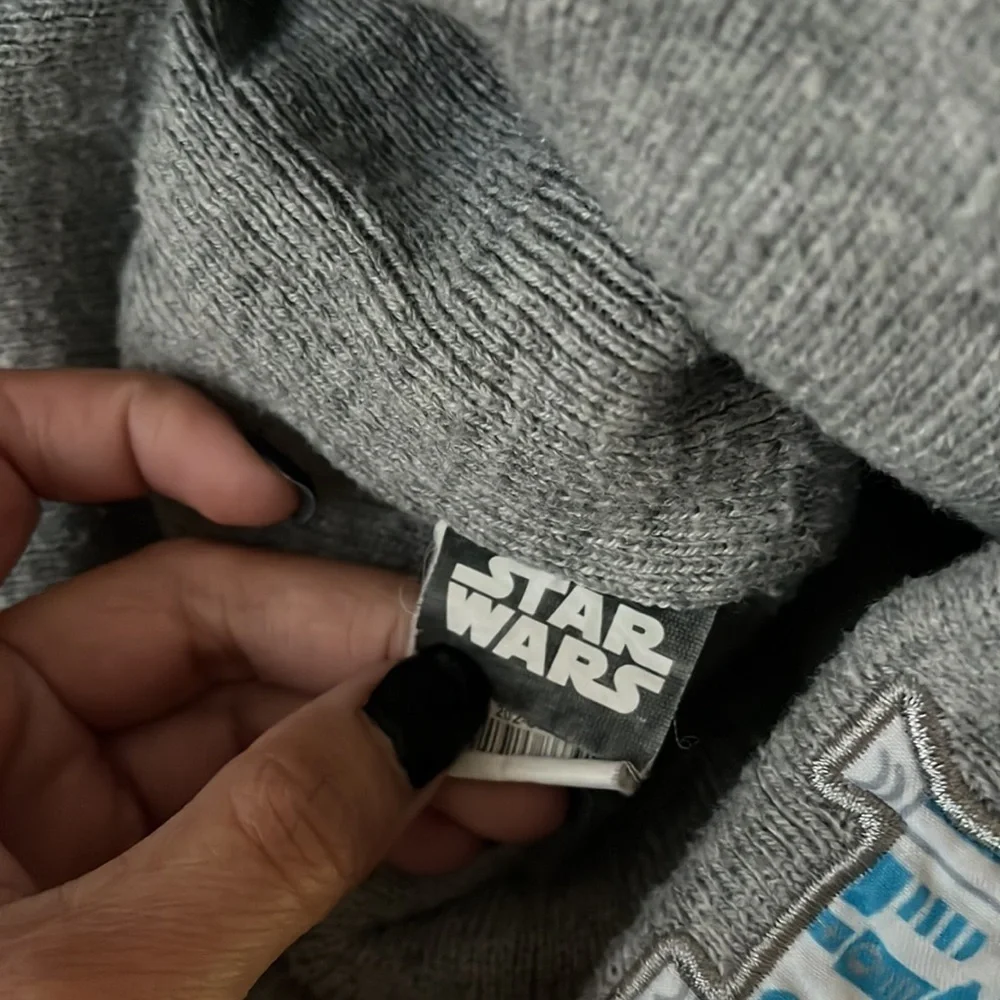 “Star Wars R2-D2 Beanie”